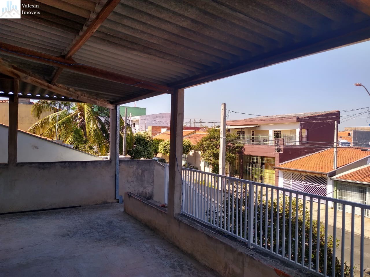 Casa à venda com 3 quartos, 250m² - Foto 1