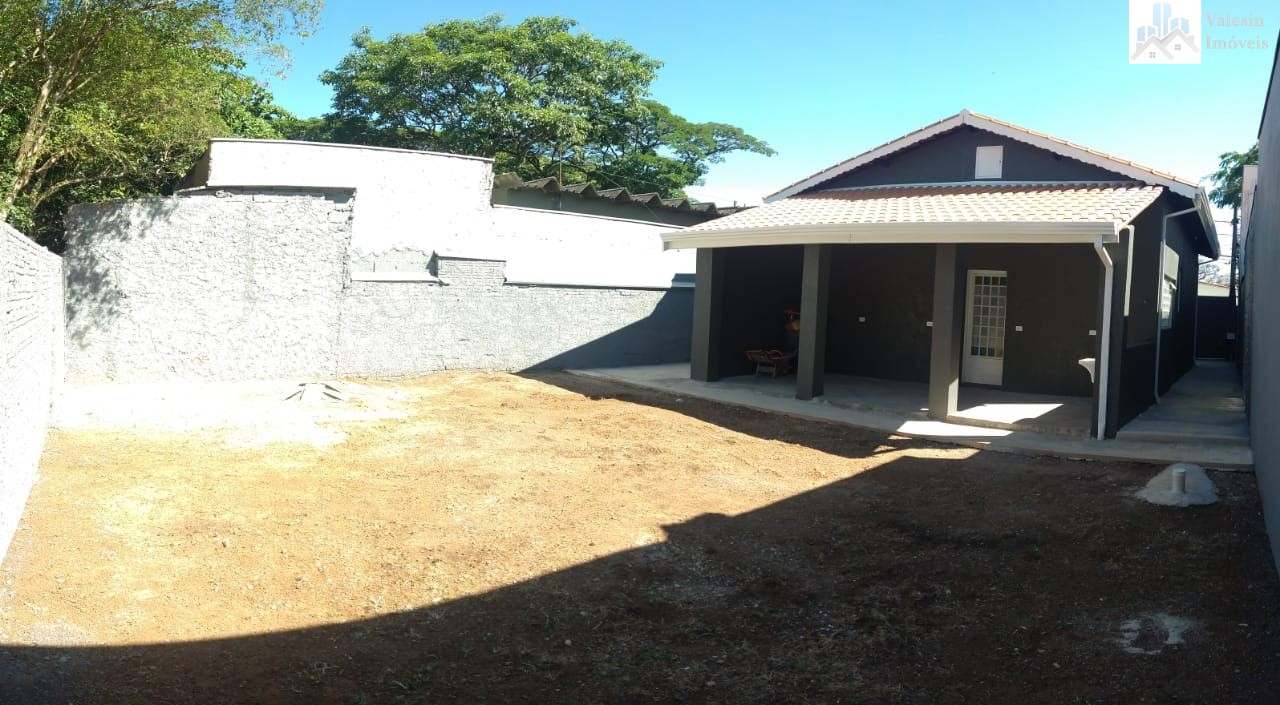 Casa à venda com 2 quartos, 250m² - Foto 1