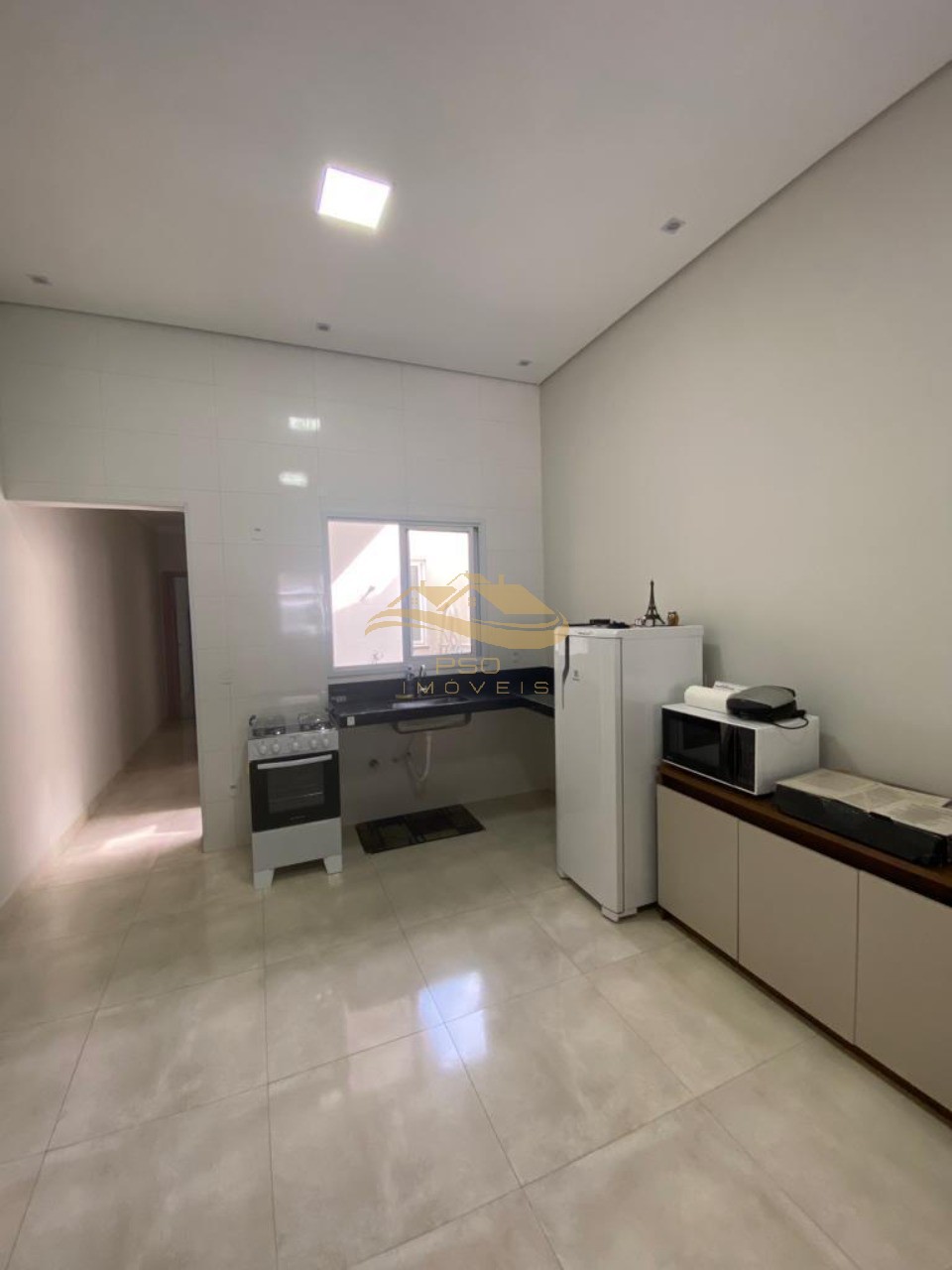 Casa à venda com 2 quartos, 60m² - Foto 1