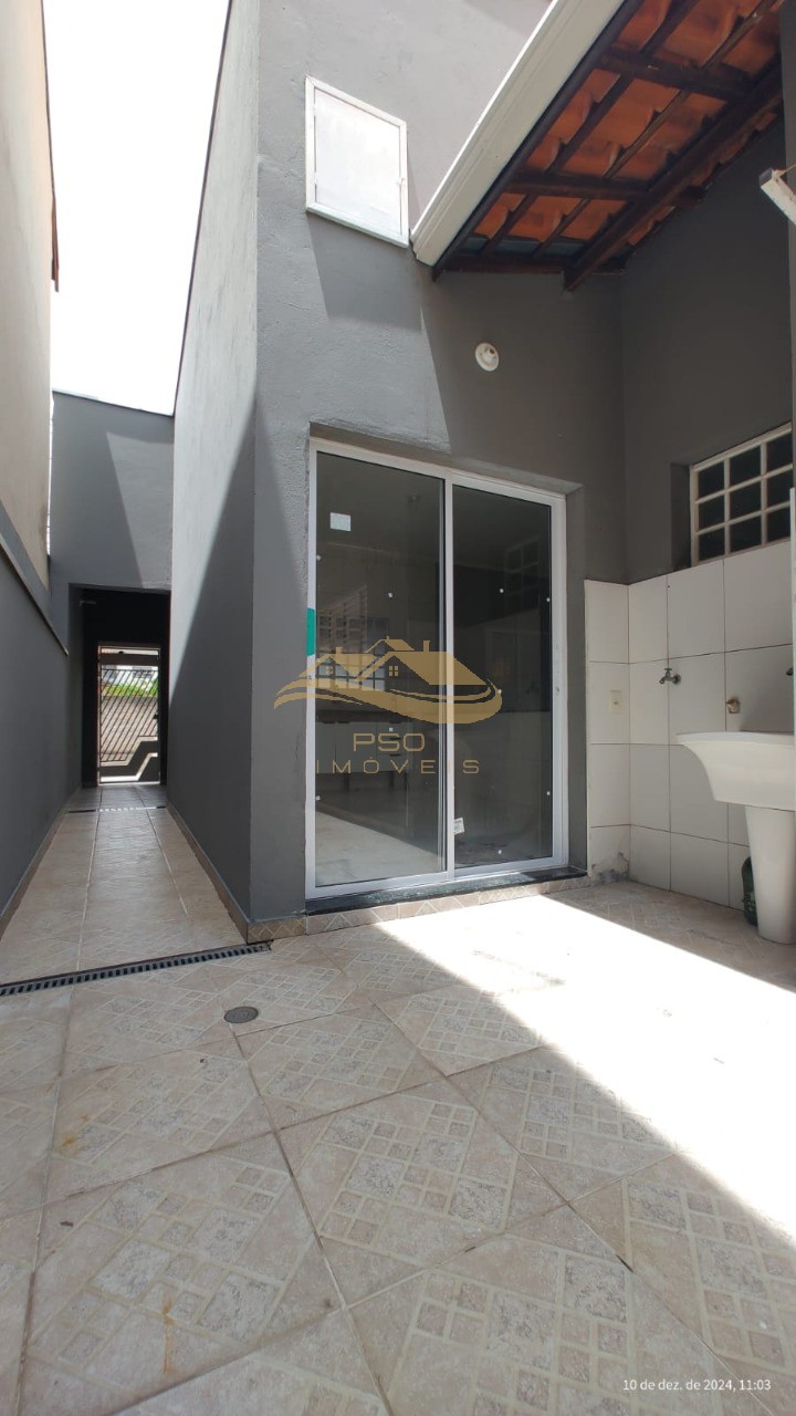 Casa à venda com 3 quartos, 150m² - Foto 2