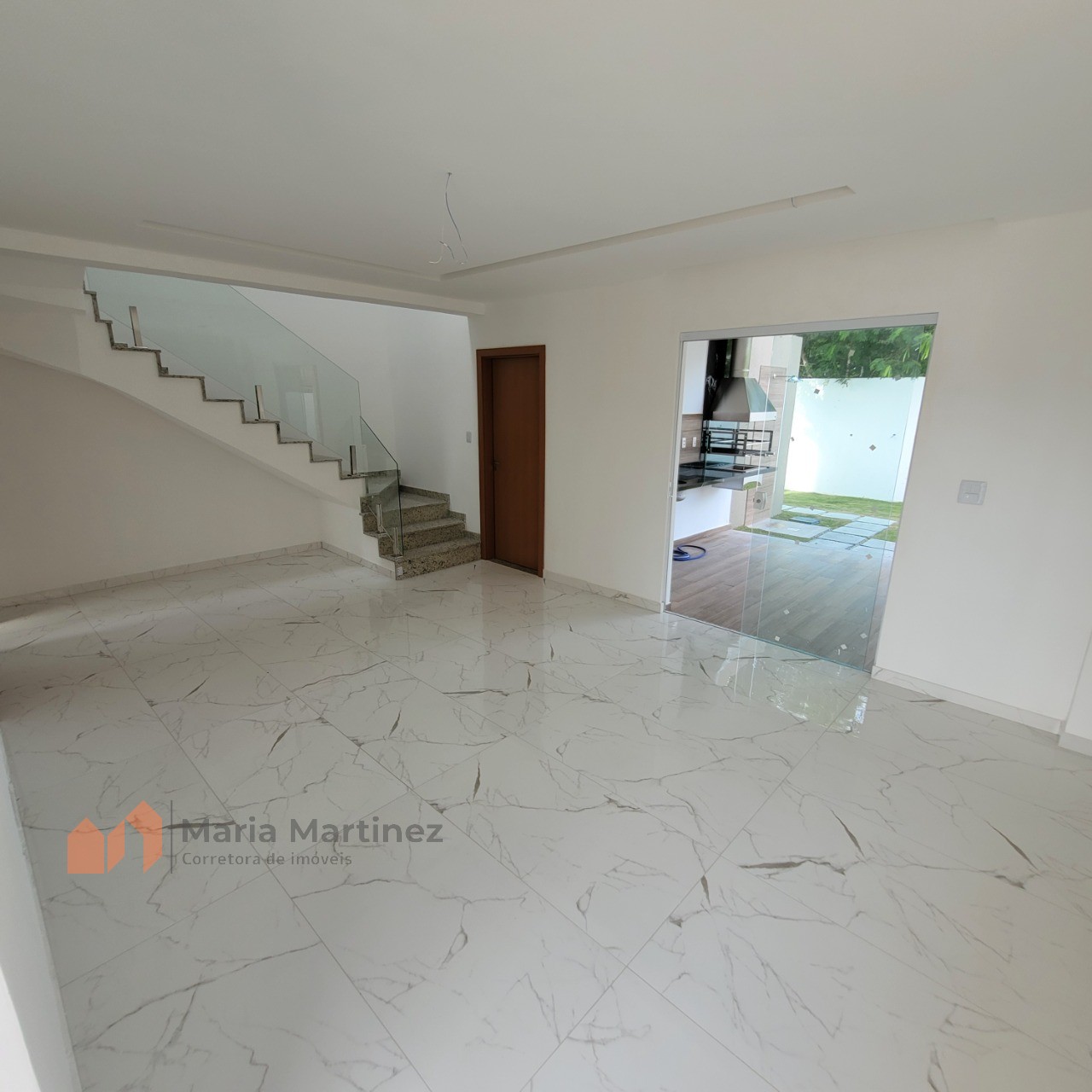 Casa à venda com 4 quartos, 170m² - Foto 4