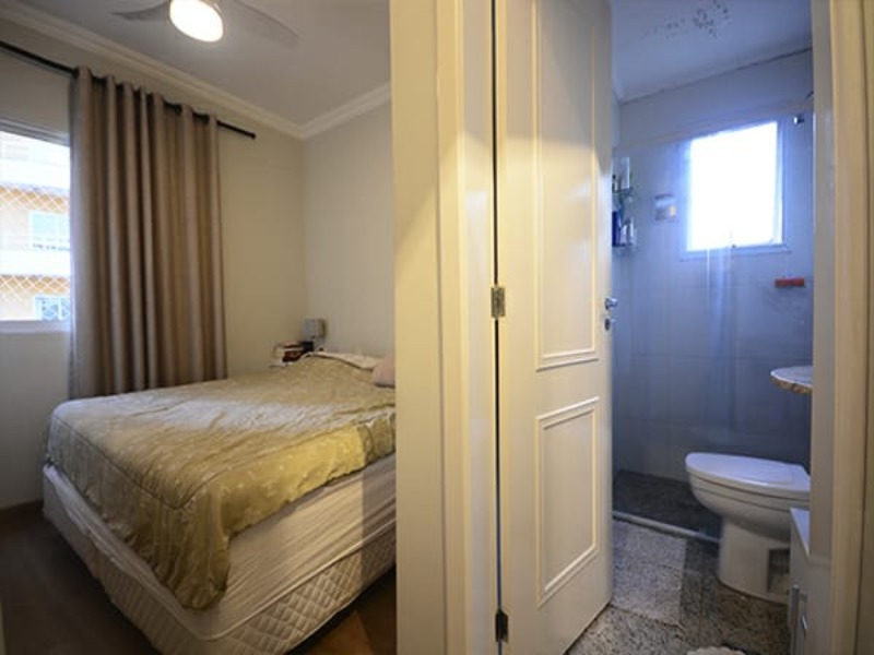 Apartamento à venda com 3 quartos, 75m² - Foto 2