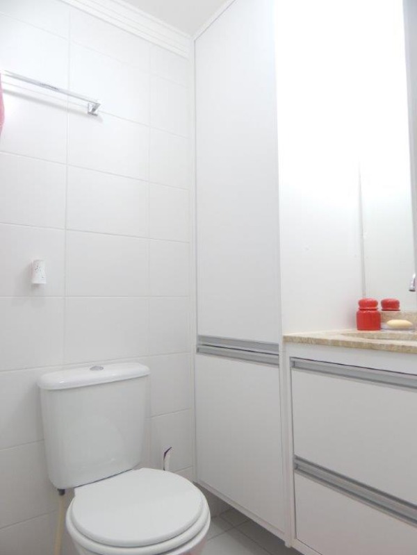 Apartamento à venda com 2 quartos, 64m² - Foto 17