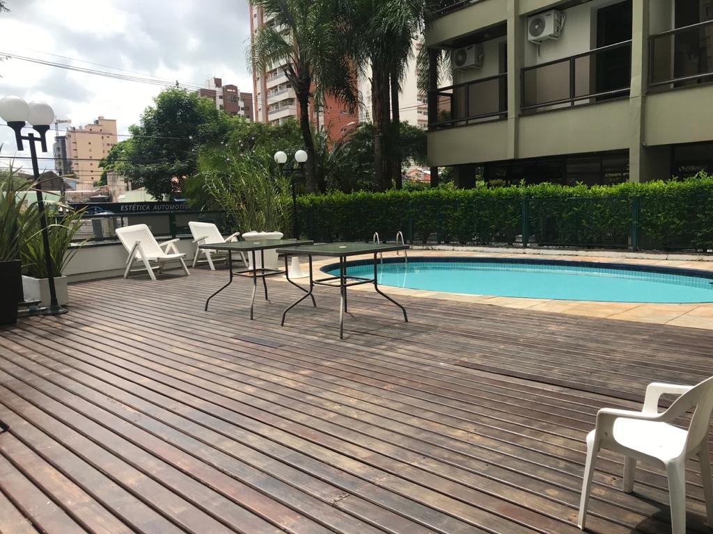 Apartamento à venda com 3 quartos, 130m² - Foto 2