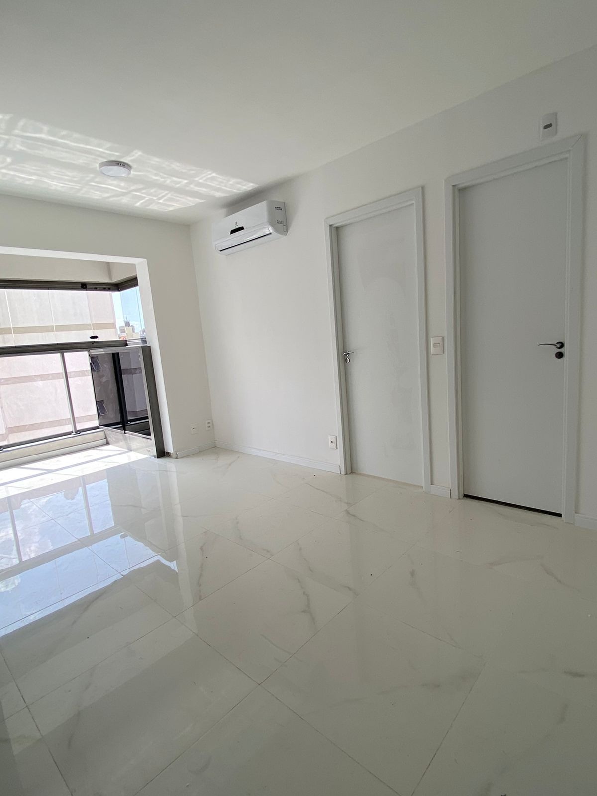 Apartamento à venda e aluguel com 1 quarto, 40m² - Foto 10