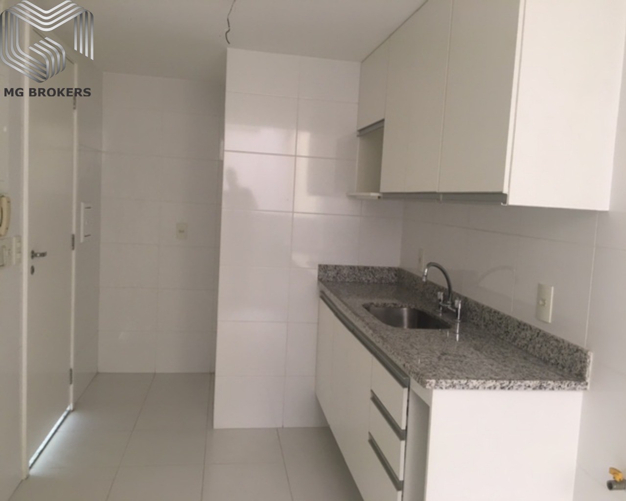 Apartamento à venda com 3 quartos, 95m² - Foto 4