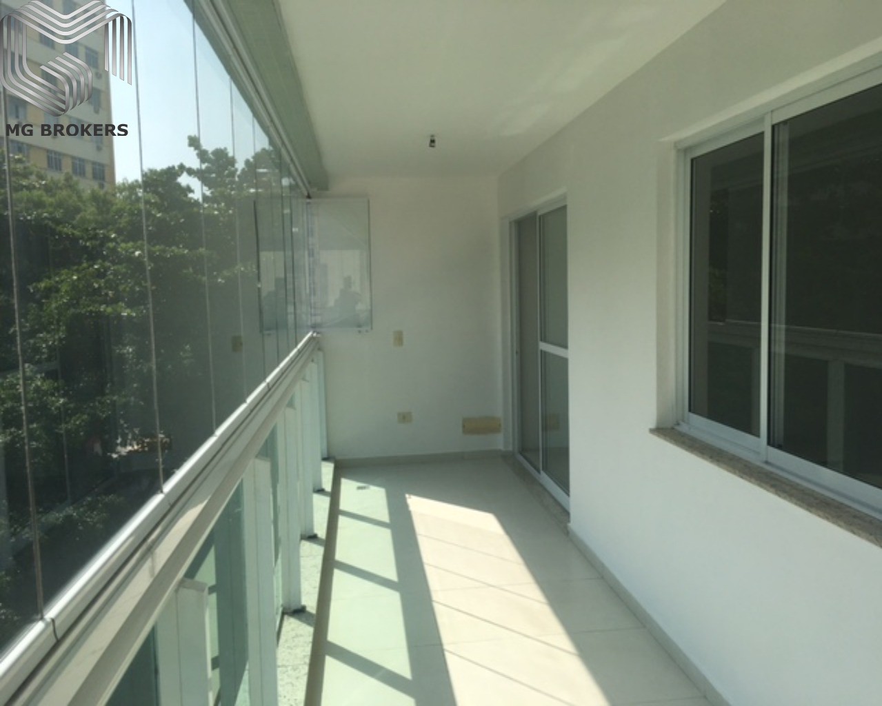 Apartamento à venda com 3 quartos, 95m² - Foto 1