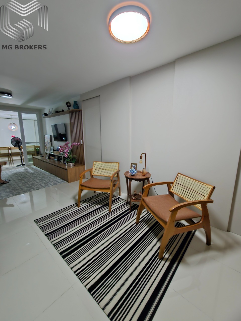 Apartamento à venda com 3 quartos, 135m² - Foto 4