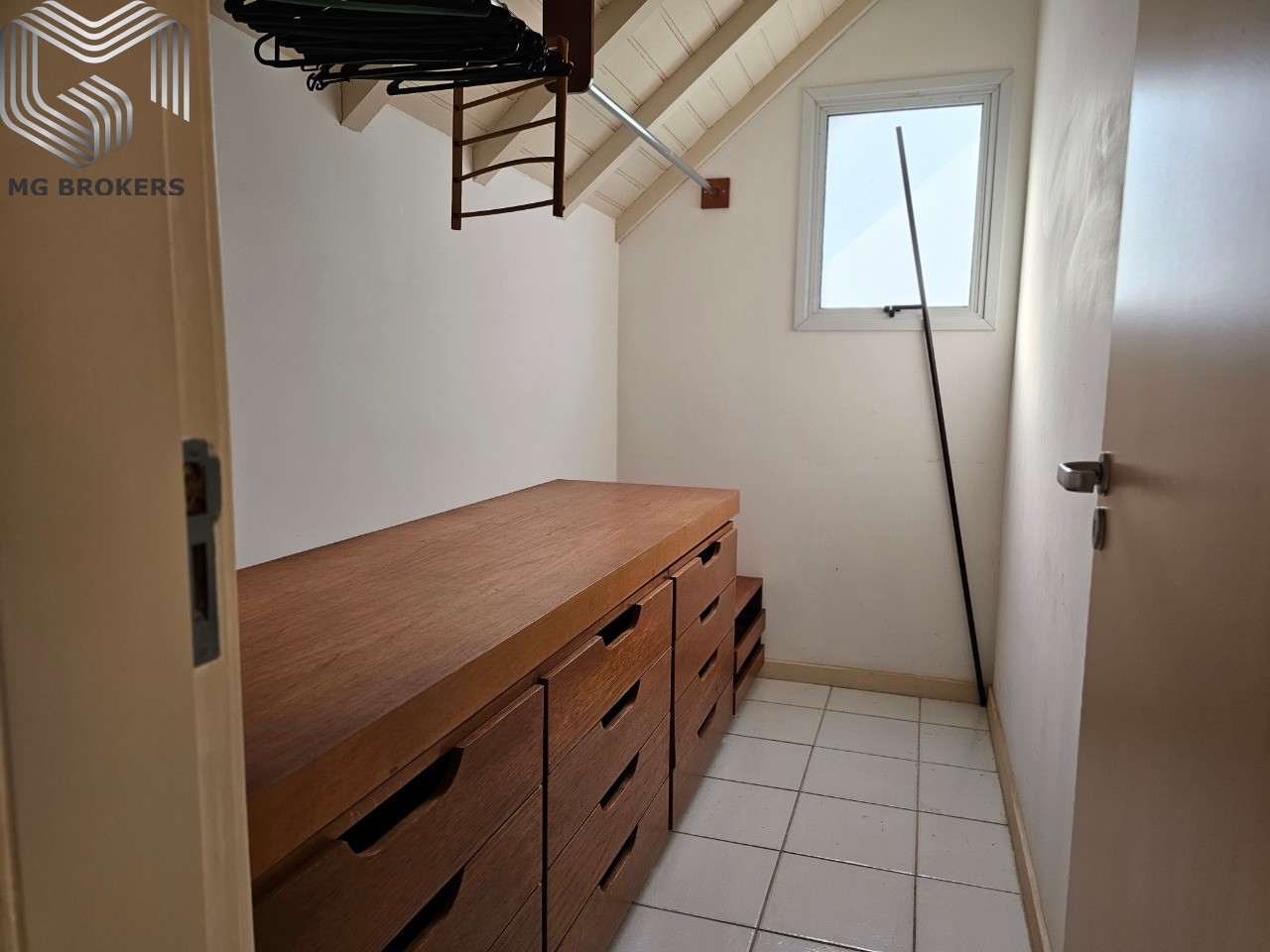 Casa de Condomínio à venda com 4 quartos, 240m² - Foto 26