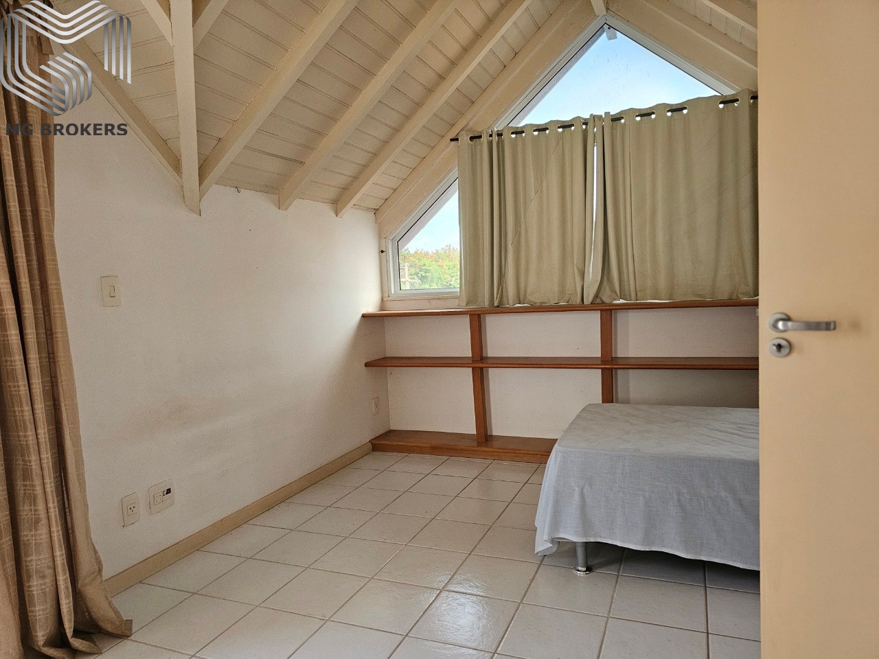 Casa de Condomínio à venda com 4 quartos, 240m² - Foto 27