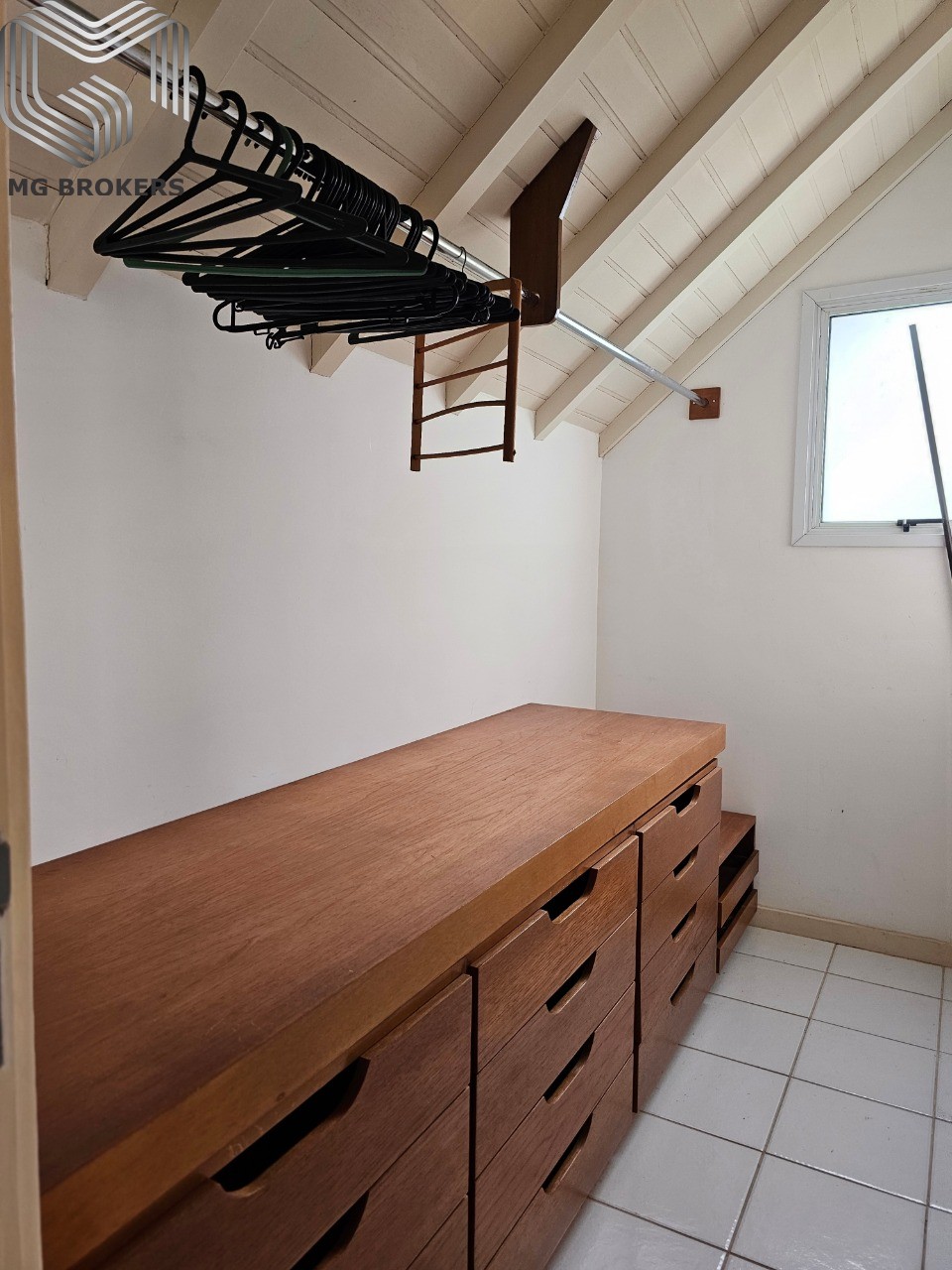 Casa de Condomínio à venda com 4 quartos, 240m² - Foto 23