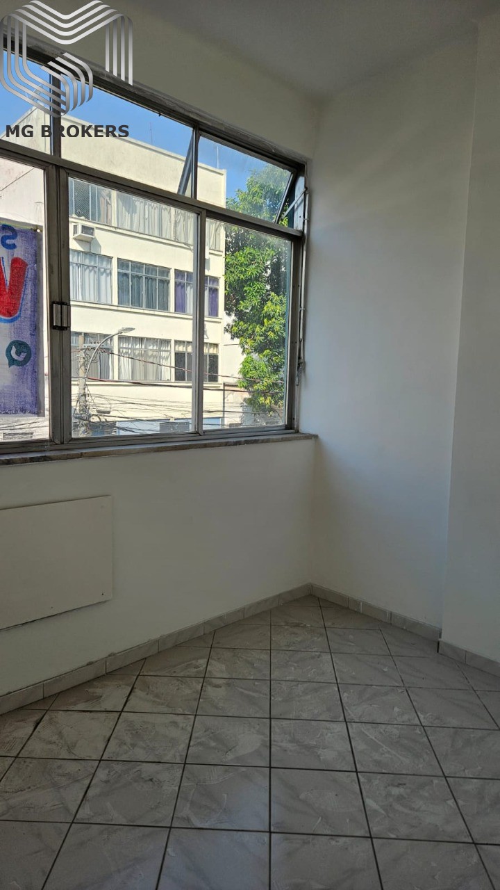 Apartamento à venda com 3 quartos, 82m² - Foto 2