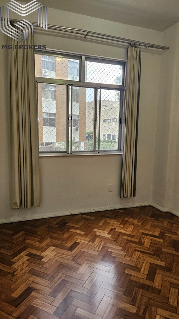 Apartamento à venda com 2 quartos, 70m² - Foto 3