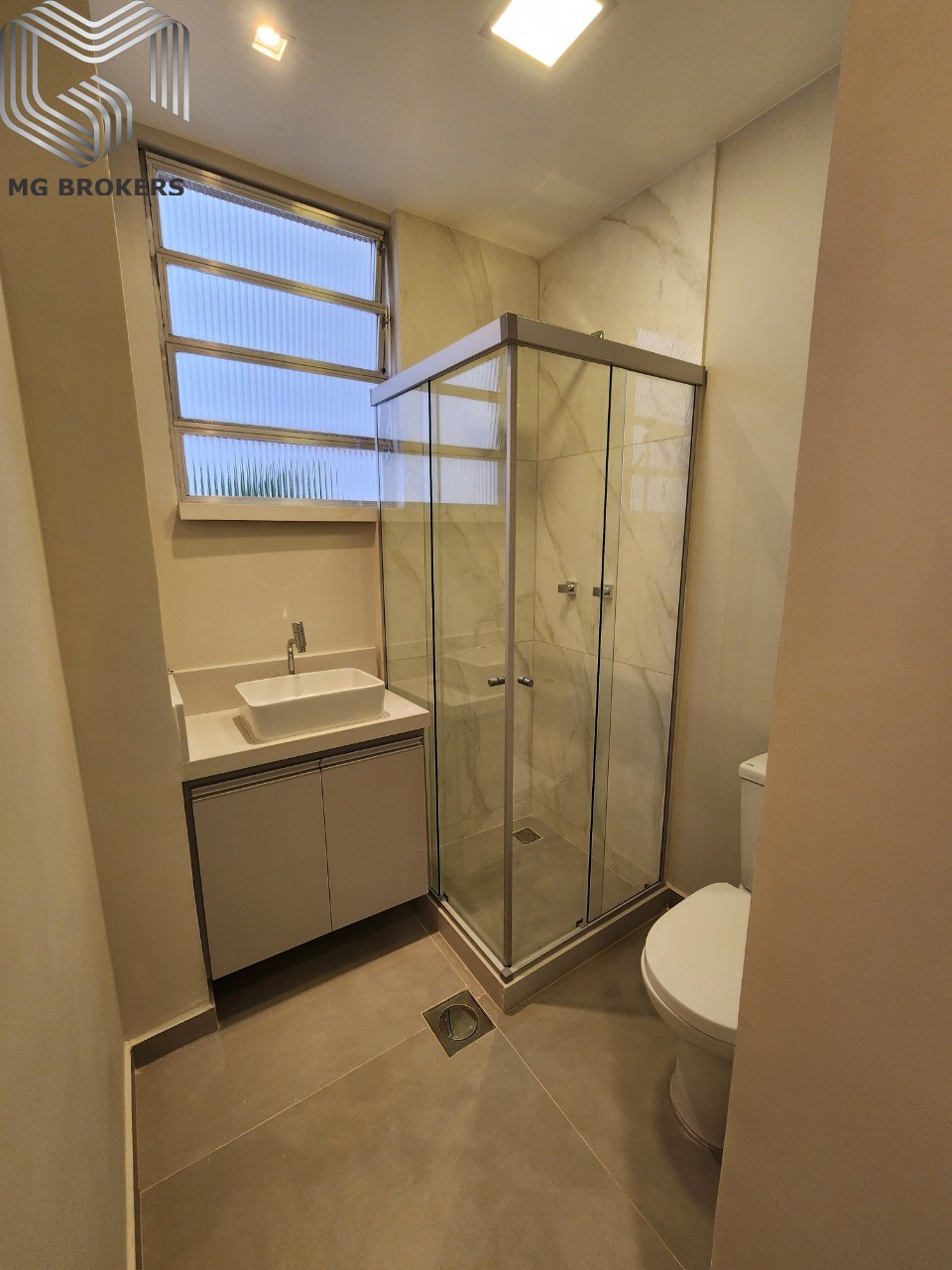 Apartamento à venda com 2 quartos, 75m² - Foto 8