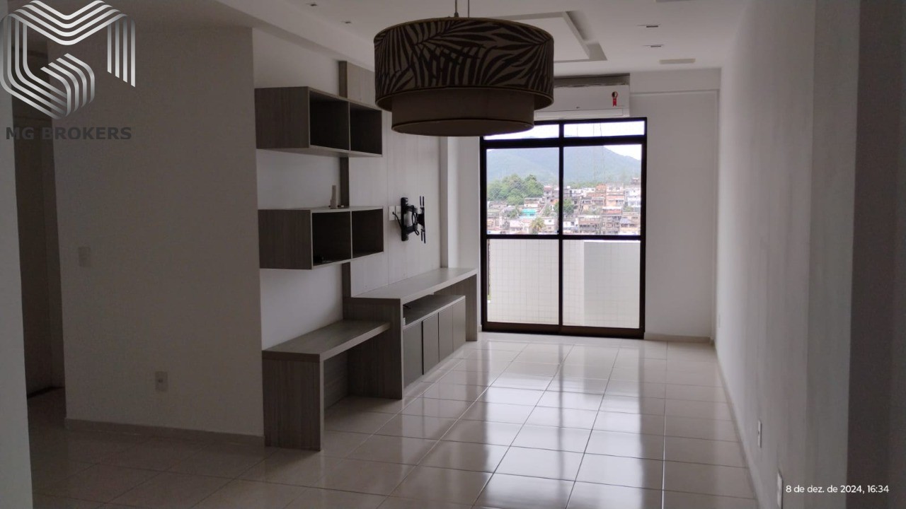 Apartamento à venda com 3 quartos, 96m² - Foto 2