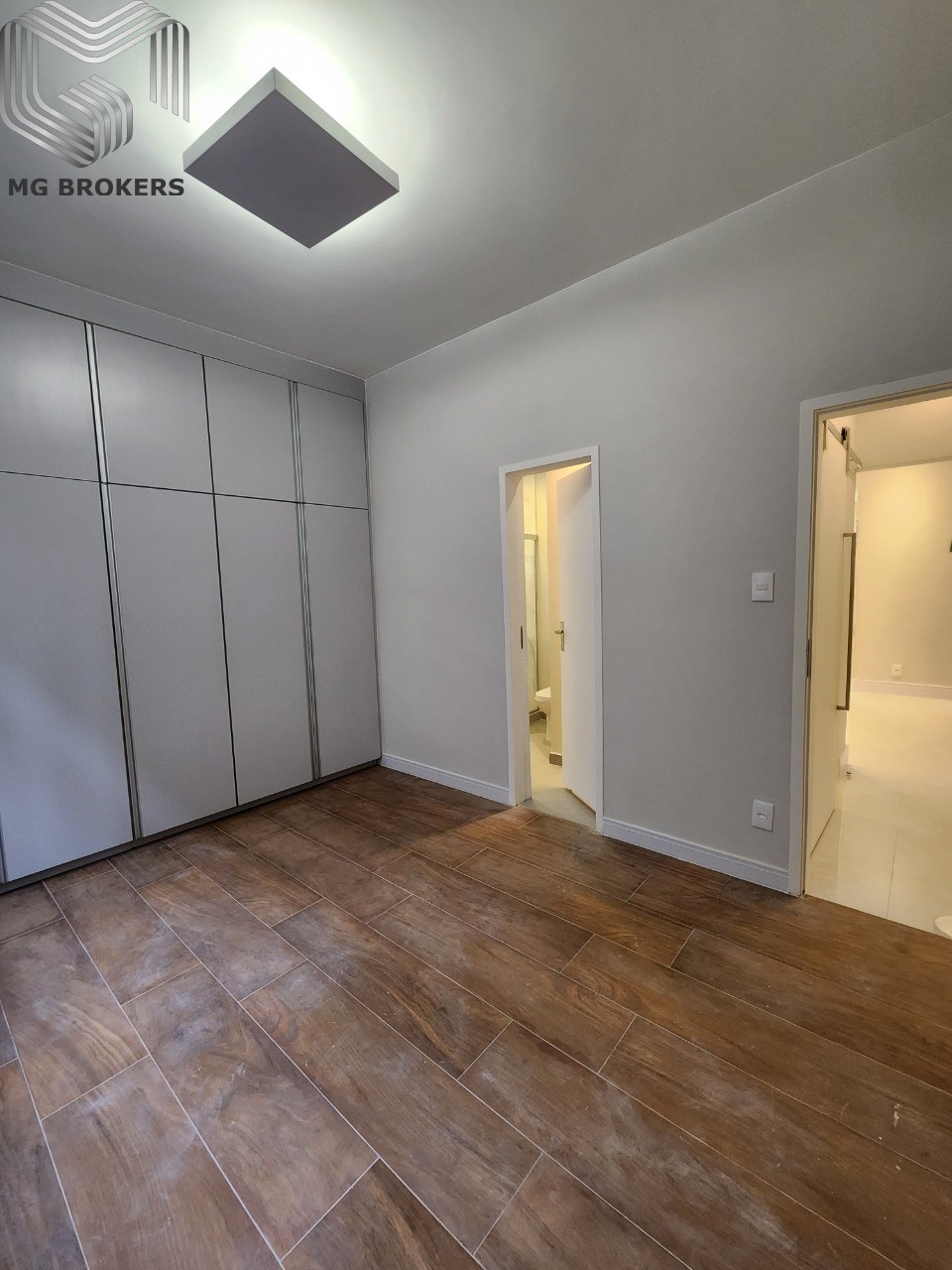 Apartamento à venda com 2 quartos, 75m² - Foto 7