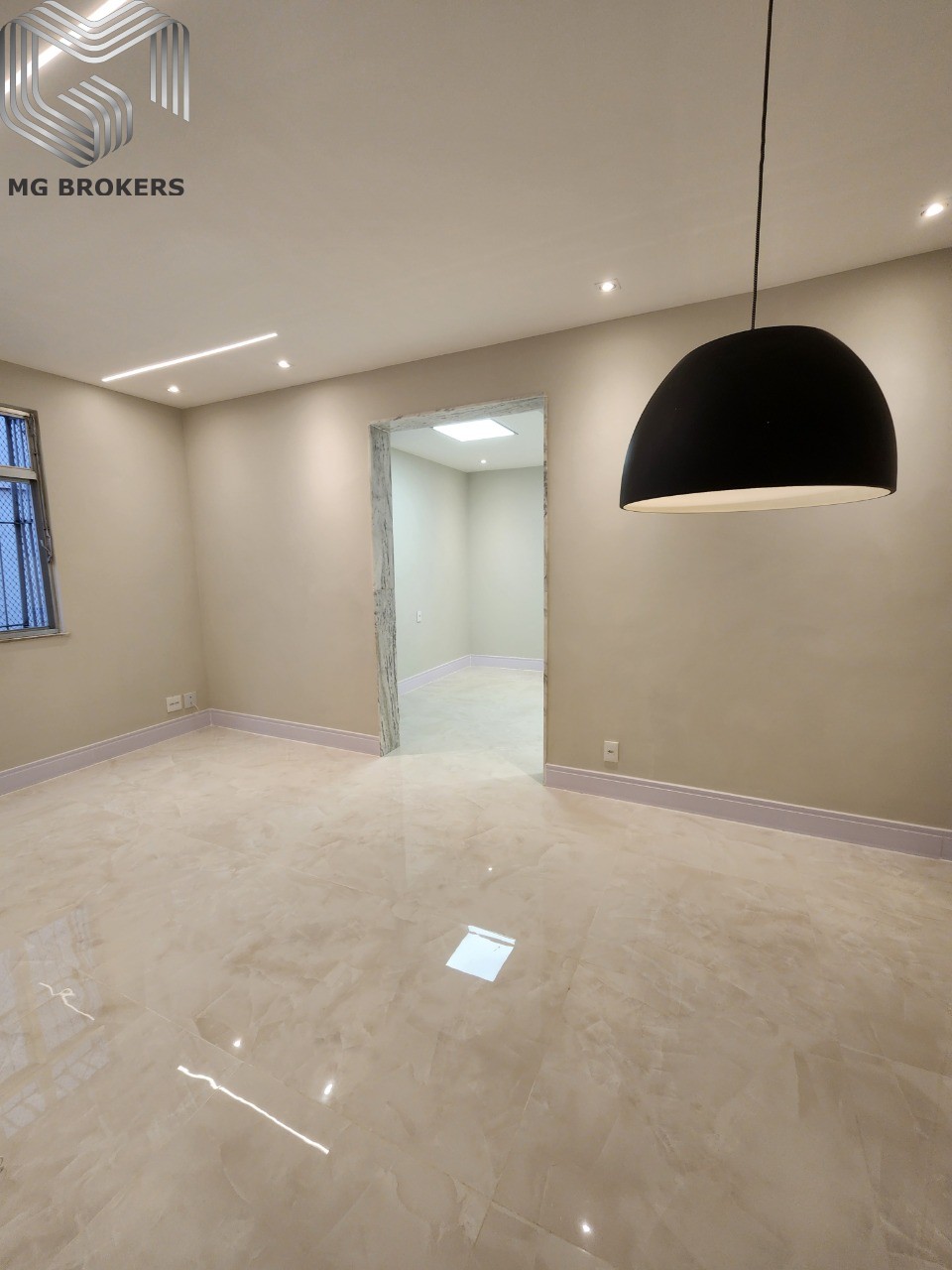 Apartamento à venda com 2 quartos, 75m² - Foto 1