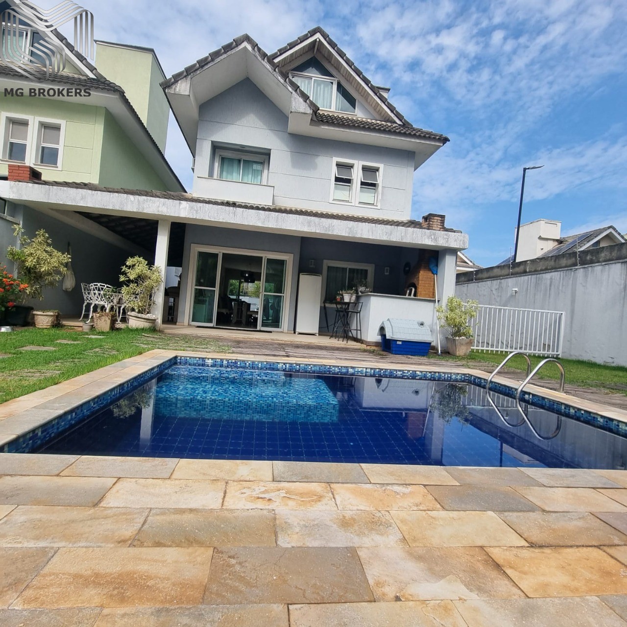 Casa, 5 quartos, 203 m² - Foto 1