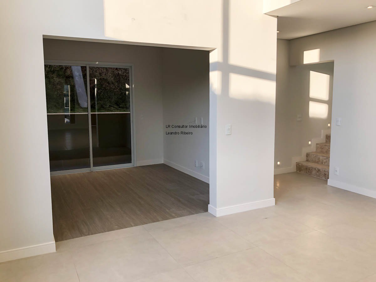 Casa à venda com 3 quartos, 270m² - Foto 10