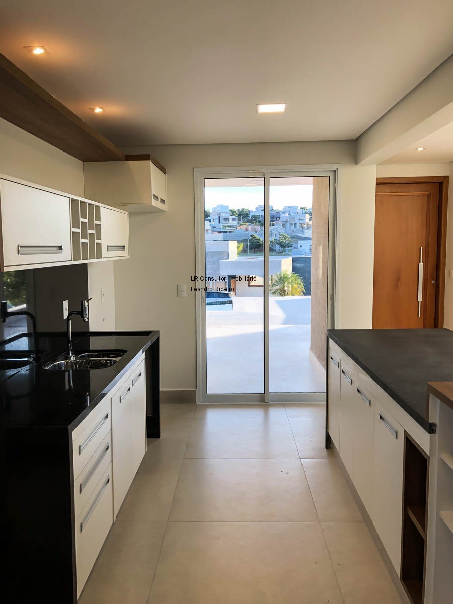 Casa à venda com 3 quartos, 270m² - Foto 14