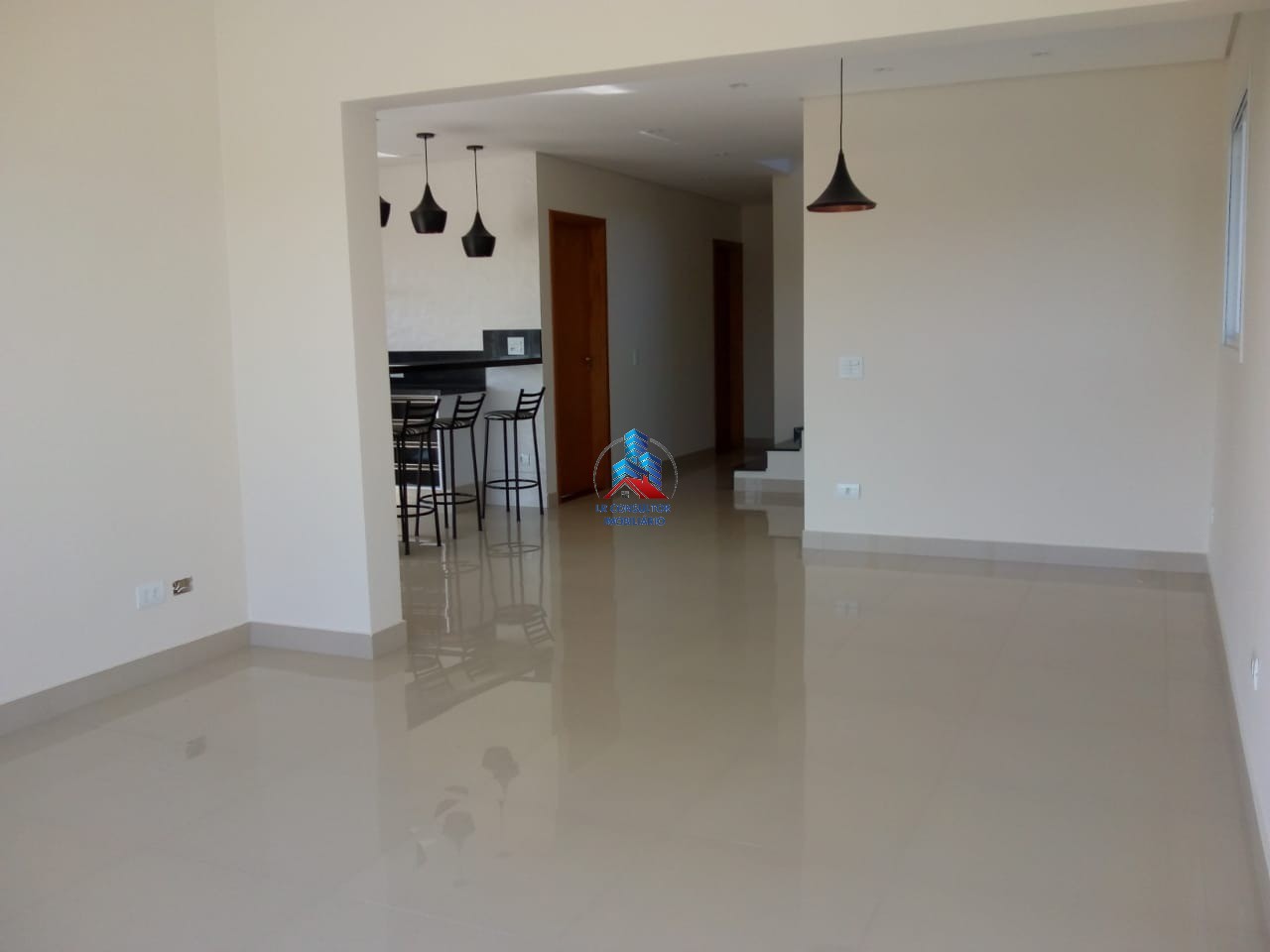 Casa à venda e aluguel com 4 quartos, 255m² - Foto 4