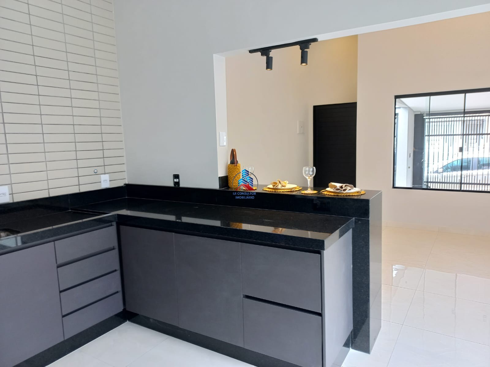 Casa à venda com 3 quartos, 118m² - Foto 2