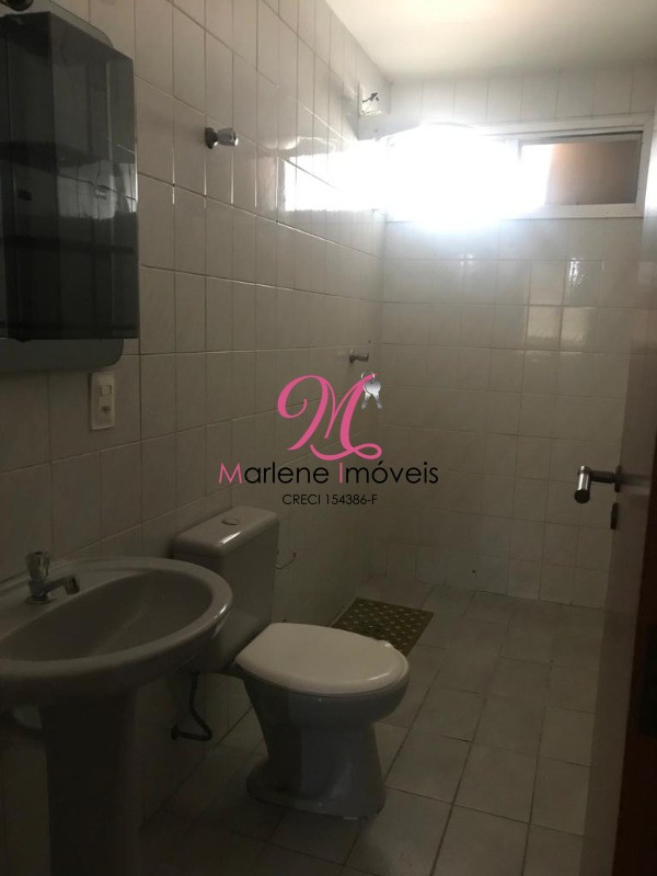 Apartamento para alugar com 2 quartos, 72m² - Foto 13