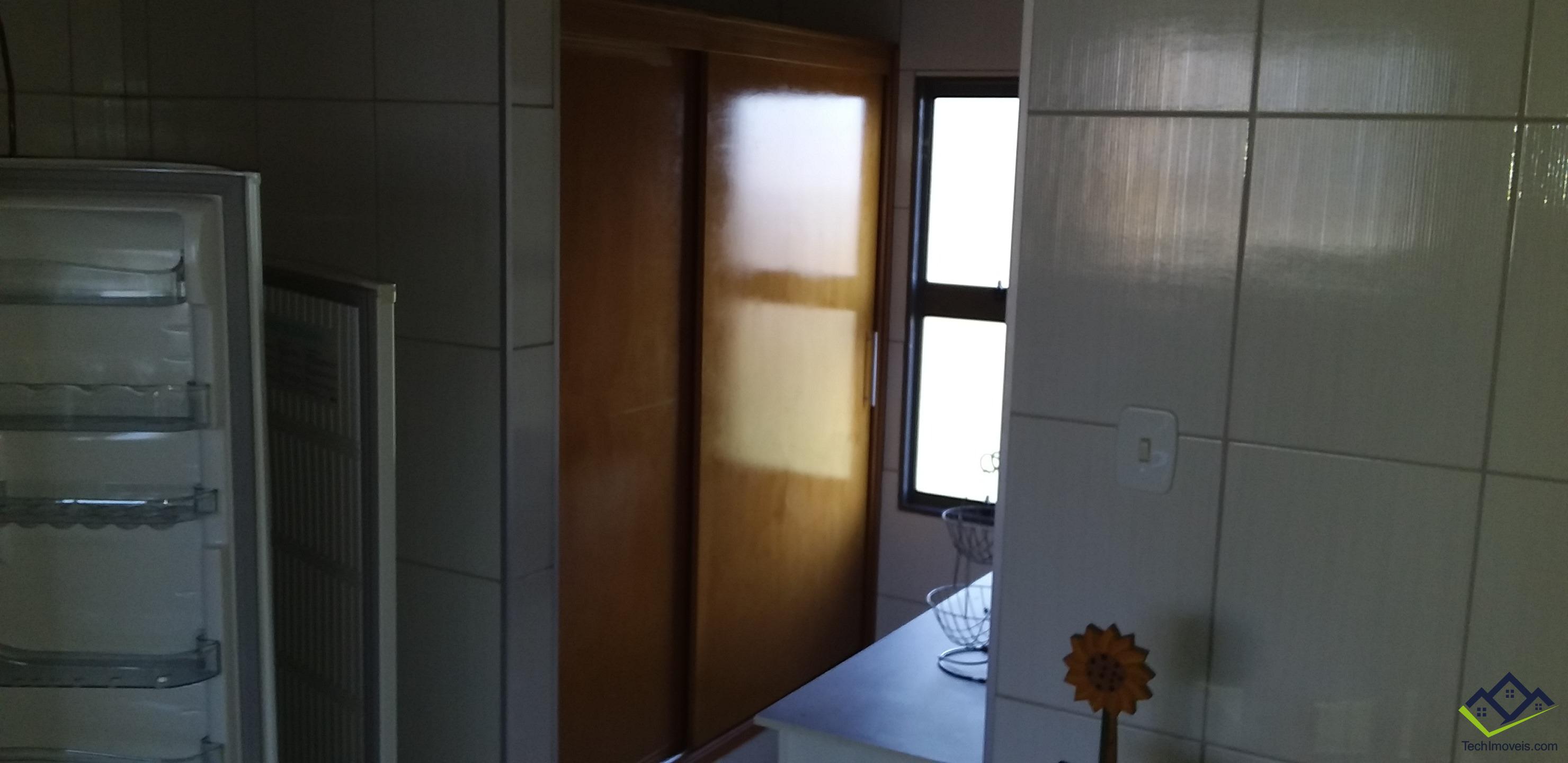 Chácara à venda com 6 quartos, 2200m² - Foto 4