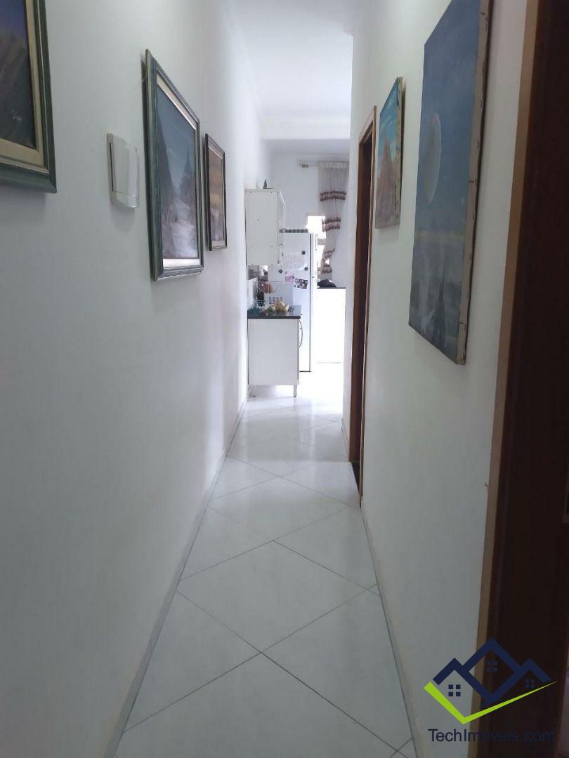 Casa à venda com 2 quartos, 180m² - Foto 2