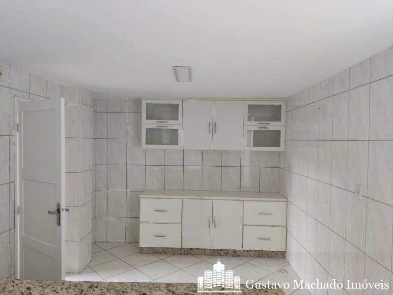 Apartamento para alugar com 3 quartos, 140m² - Foto 17