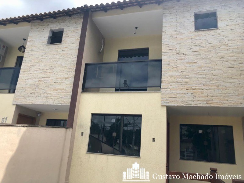 Casa à venda com 3 quartos, 210m² - Foto 2