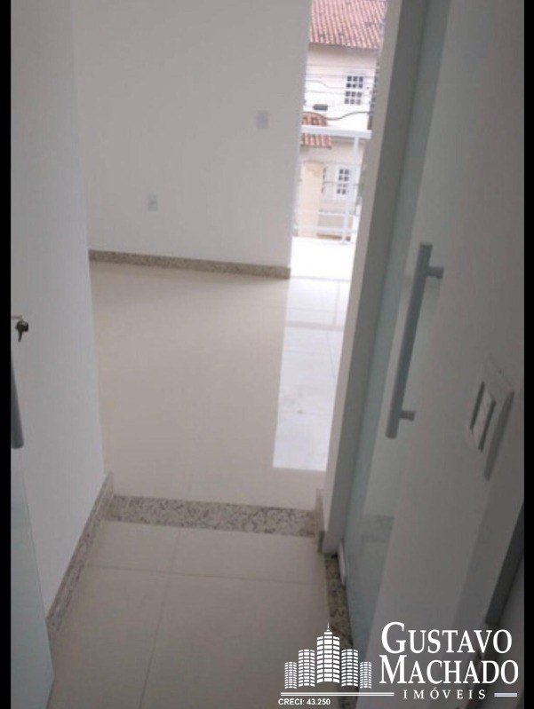 Casa à venda com 2 quartos, 150m² - Foto 4