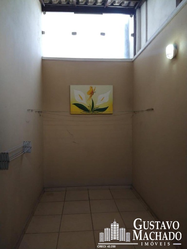 Casa à venda com 2 quartos, 60m² - Foto 14