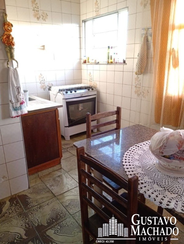 Casa à venda com 3 quartos, 200m² - Foto 16