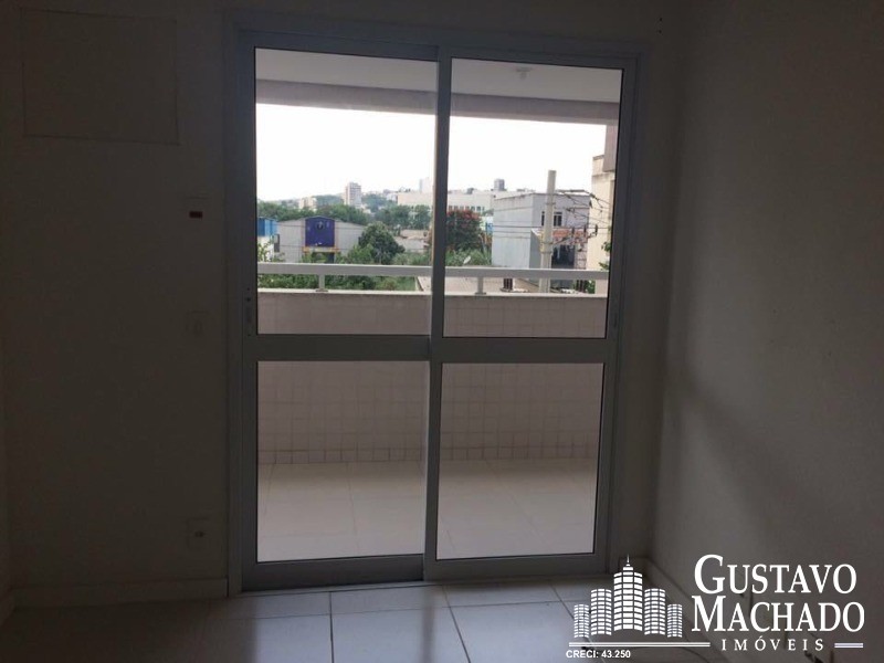 Apartamento à venda com 2 quartos, 68m² - Foto 3