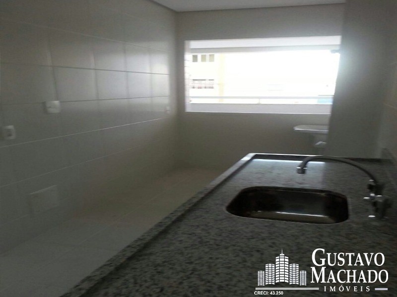 Apartamento à venda com 2 quartos, 68m² - Foto 4