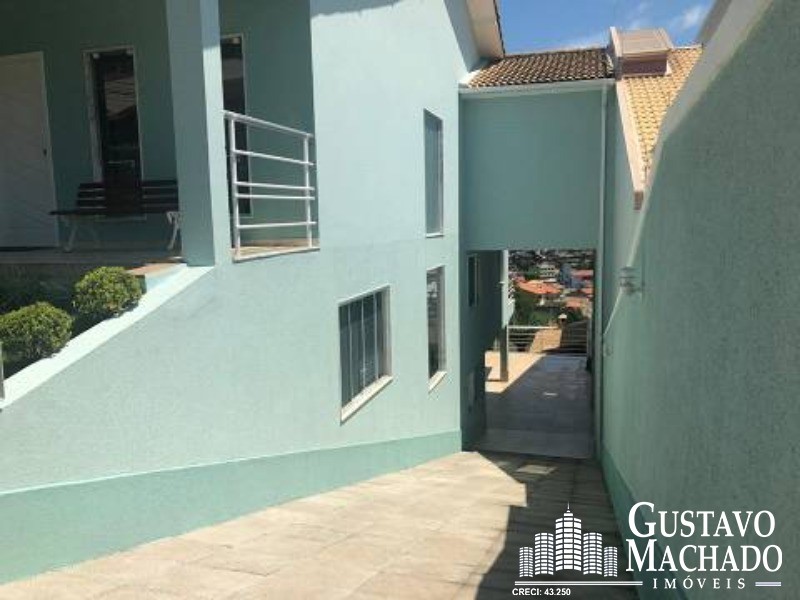 Casa à venda com 5 quartos, 313m² - Foto 2