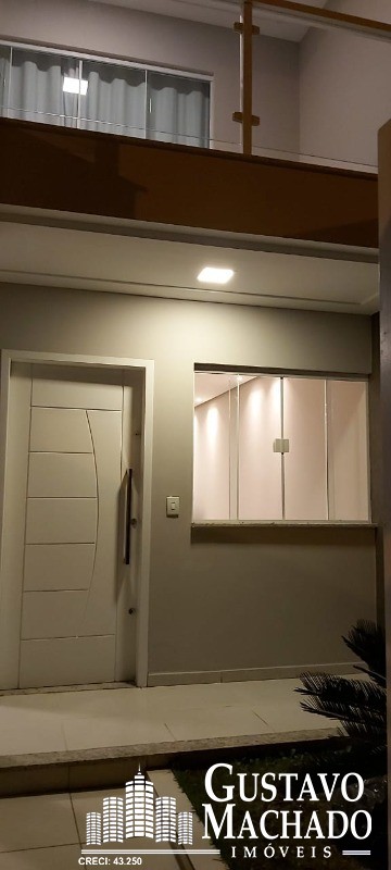 Casa à venda com 3 quartos, 180m² - Foto 1