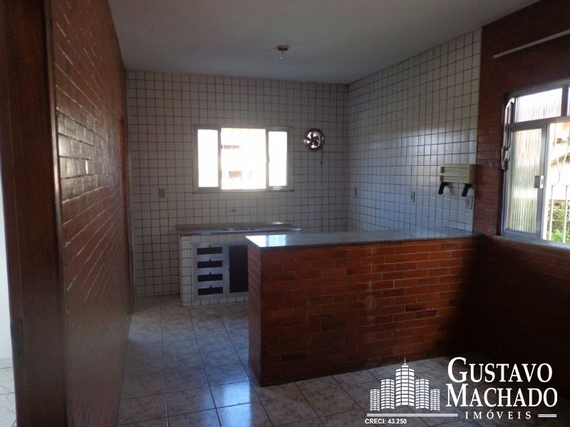 Casa à venda com 4 quartos, 155m² - Foto 2