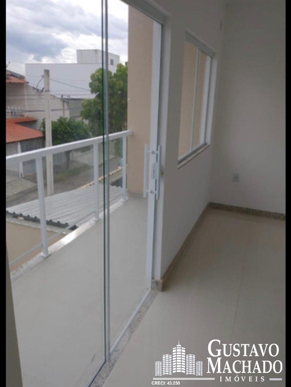 Casa à venda com 2 quartos, 150m² - Foto 1