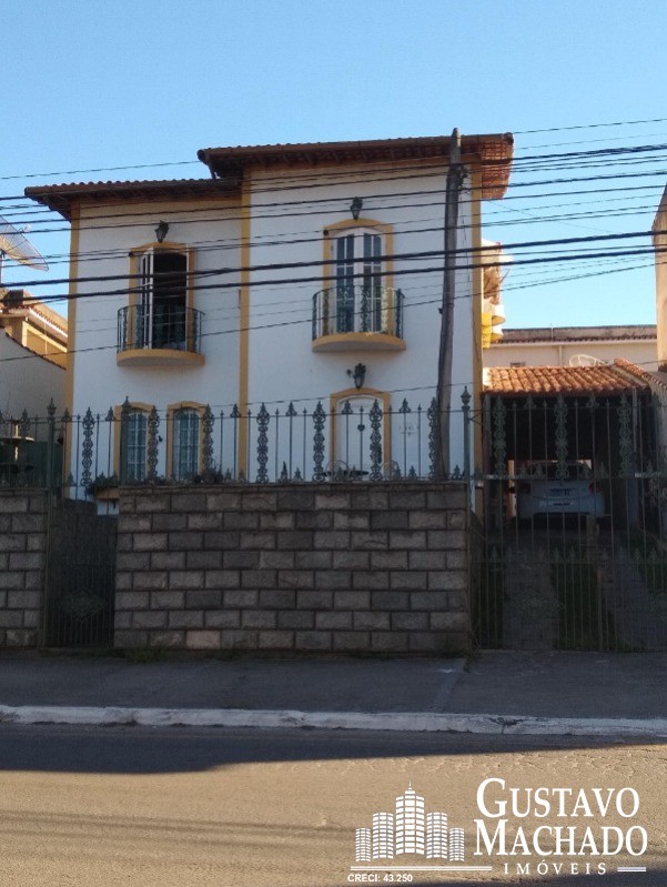 Casa à venda e aluguel com 3 quartos, 240m² - Foto 1