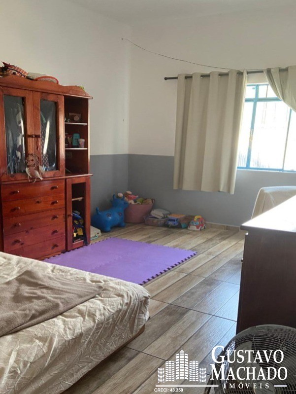 Casa à venda com 4 quartos, 215m² - Foto 14