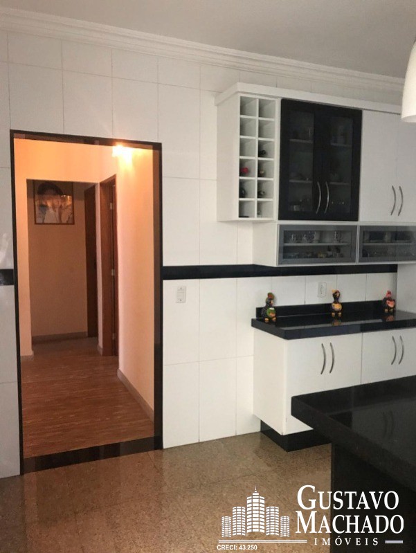 Casa à venda com 2 quartos, 110m² - Foto 2