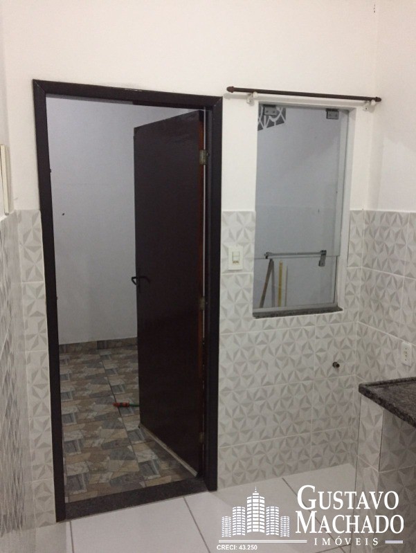 Casa à venda com 2 quartos, 65m² - Foto 13