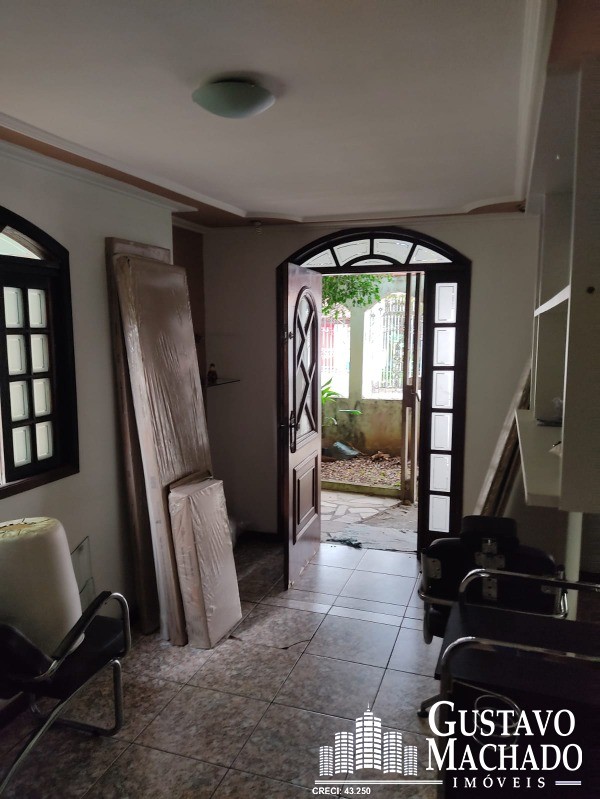 Casa à venda com 2 quartos, 108m² - Foto 3