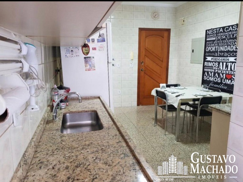 Apartamento à venda com 3 quartos, 200m² - Foto 4