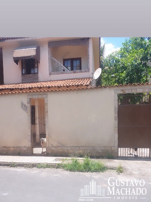 Casa à venda com 3 quartos, 139m² - Foto 1