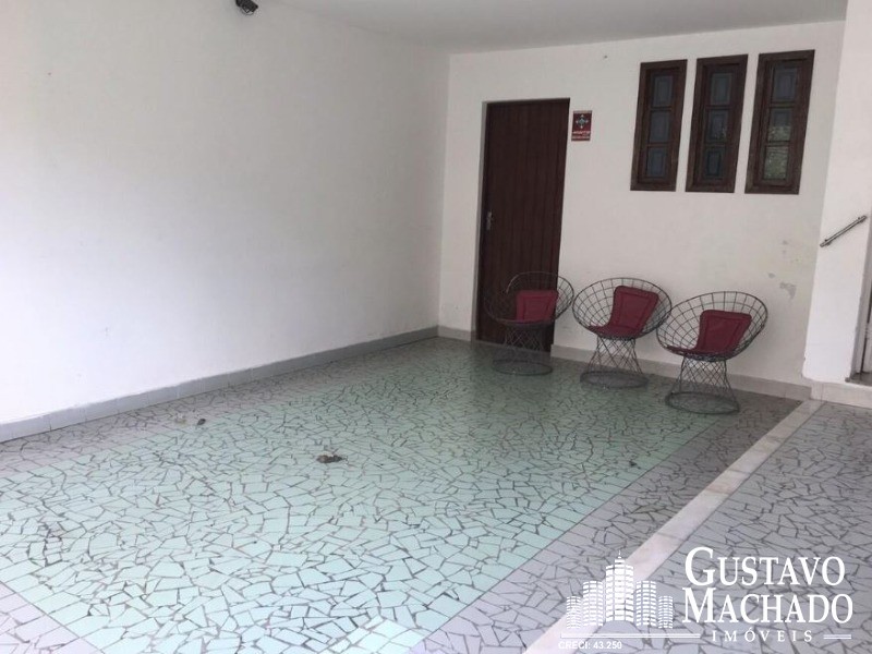 Casa à venda com 4 quartos, 450m² - Foto 2