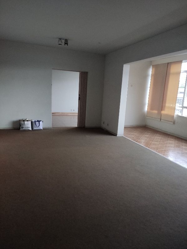 Apartamento à venda com 3 quartos, 242m² - Foto 3