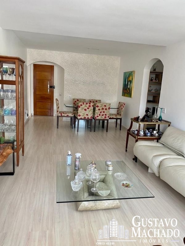 Casa à venda com 5 quartos, 300m² - Foto 1